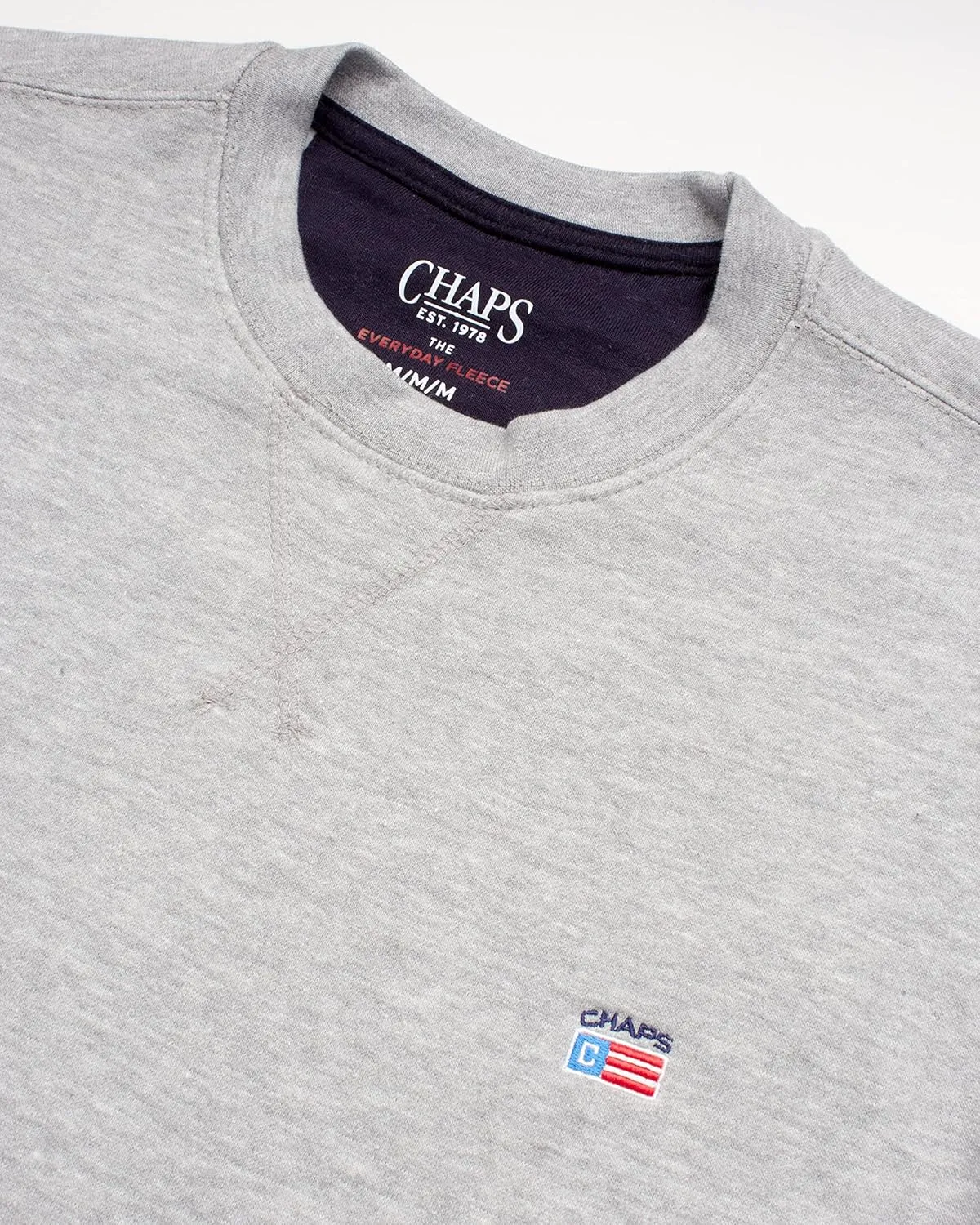 Chaps Men's Pullover Sweatshirt - Soft Fleece Classic Fit Crewneck Pullover for Men with Ribbed Cuffs and Hem (Sizes: S-2XL)