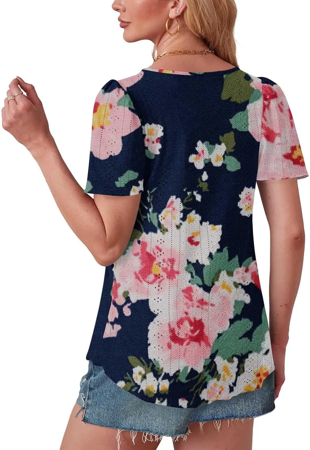 Womens Summer Tops Trendy Boho Floral Blouses Crewneck T-Shirts Casual Loose Tunic Blouses Going Out Basic Tees